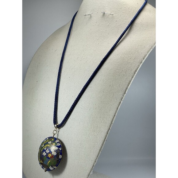 Vintage  Cloisonne Lucky Rooster Round Enamel Gold Tone Pendant Necklace Cord - Picture 4 of 9